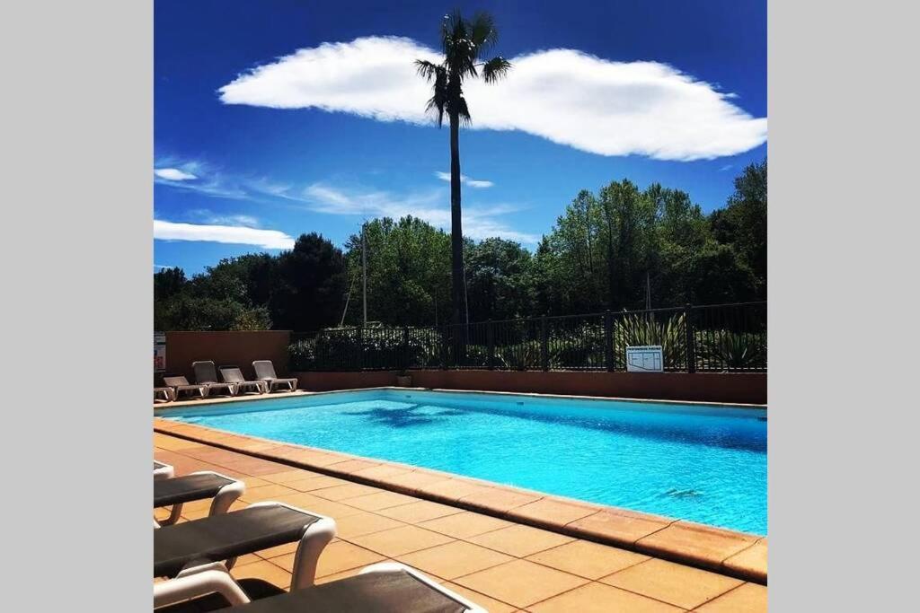 2 Bedrooms, 15 Min Walk To Beach, Ac, Pool & Fiber Internet In A Quiet, Private Gated Domain 5Kms To St Tropez Коголин Экстерьер фото