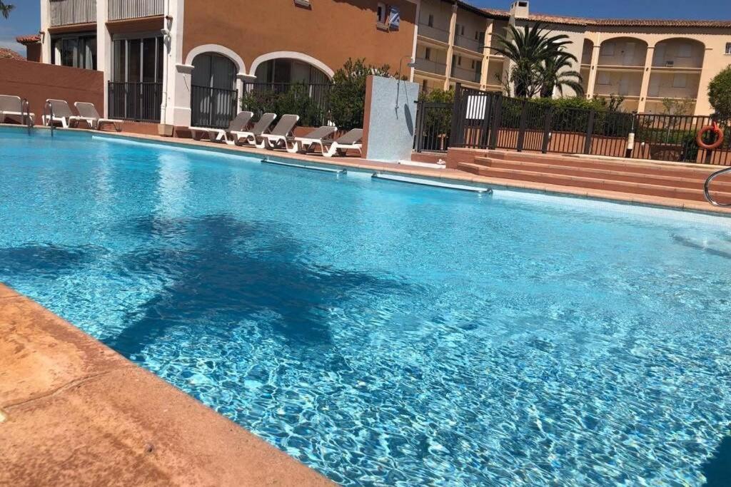 2 Bedrooms, 15 Min Walk To Beach, Ac, Pool & Fiber Internet In A Quiet, Private Gated Domain 5Kms To St Tropez Коголин Экстерьер фото