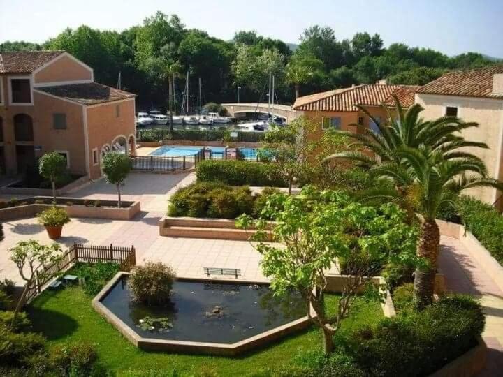 2 Bedrooms, 15 Min Walk To Beach, Ac, Pool & Fiber Internet In A Quiet, Private Gated Domain 5Kms To St Tropez Коголин Экстерьер фото
