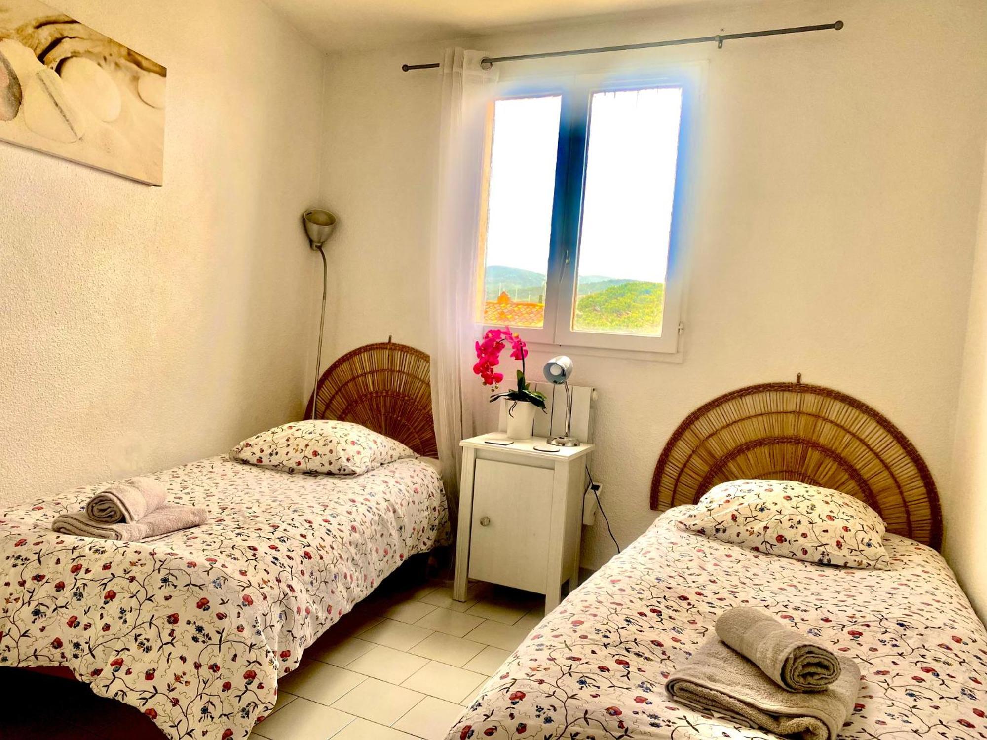 2 Bedrooms, 15 Min Walk To Beach, Ac, Pool & Fiber Internet In A Quiet, Private Gated Domain 5Kms To St Tropez Коголин Экстерьер фото